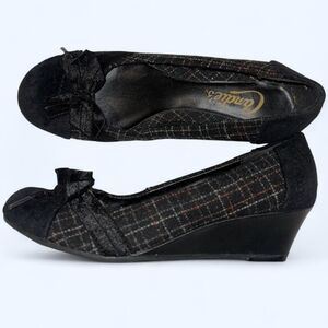 Candie's Women's Black Plaid Wedge Bow Heels